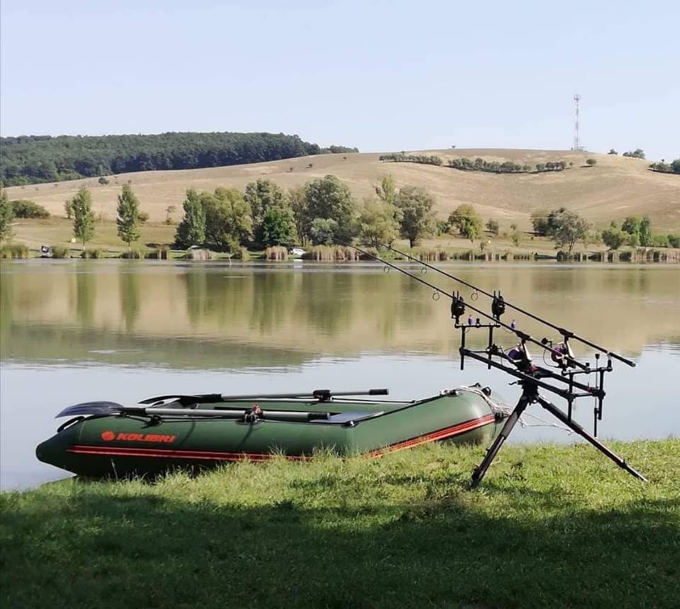 דייג קרפיון עם סירת גומי מתנפחת קוליברי - KOLIBRI