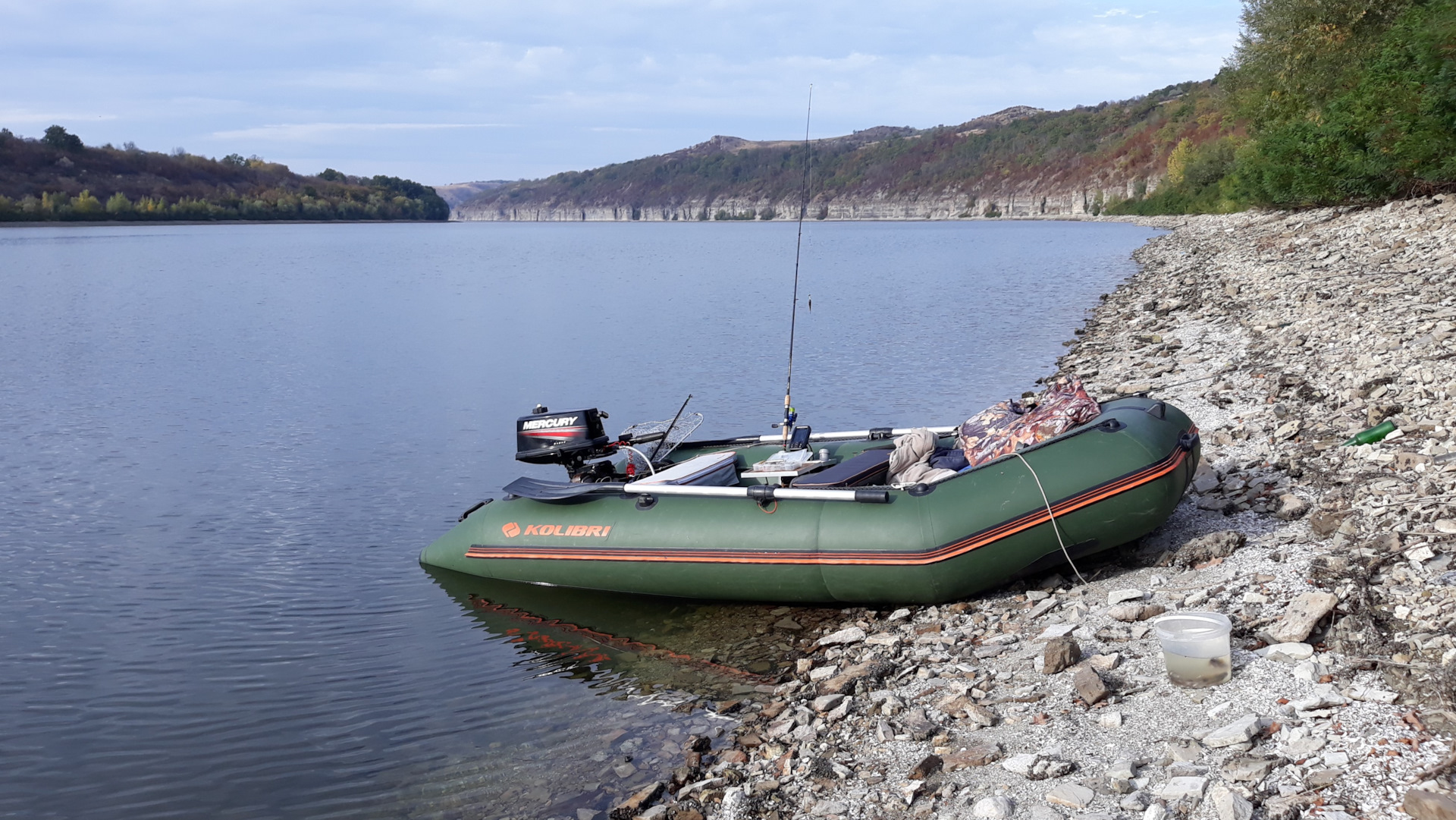סירות גומי מתנפחות קוליברי KOLIBRI - על גדות נהר סלעי